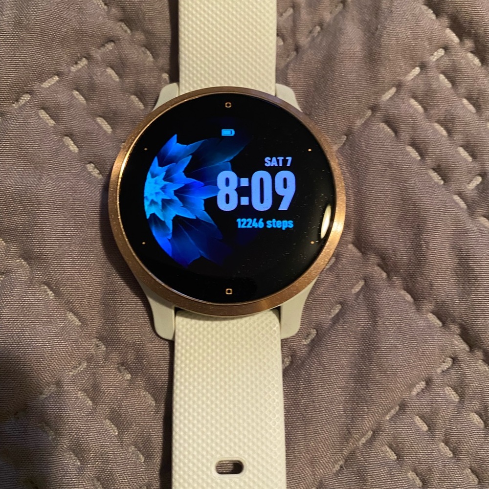 LIKE NEW Garmin Venu 2S, used only a couple months, no signs of wear! 250$